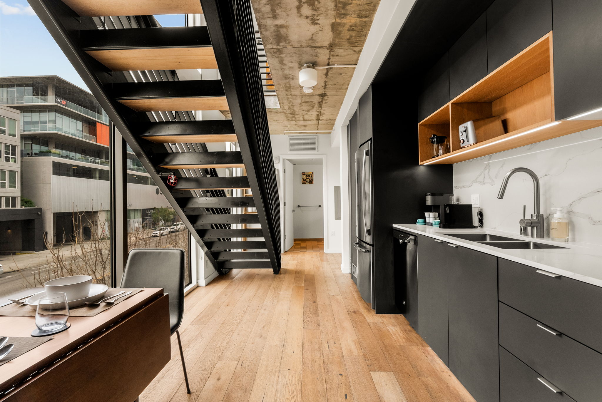 Weho Biby Anyplace -Level Loft Studio W/ Work Setup - Los Angeles, CA