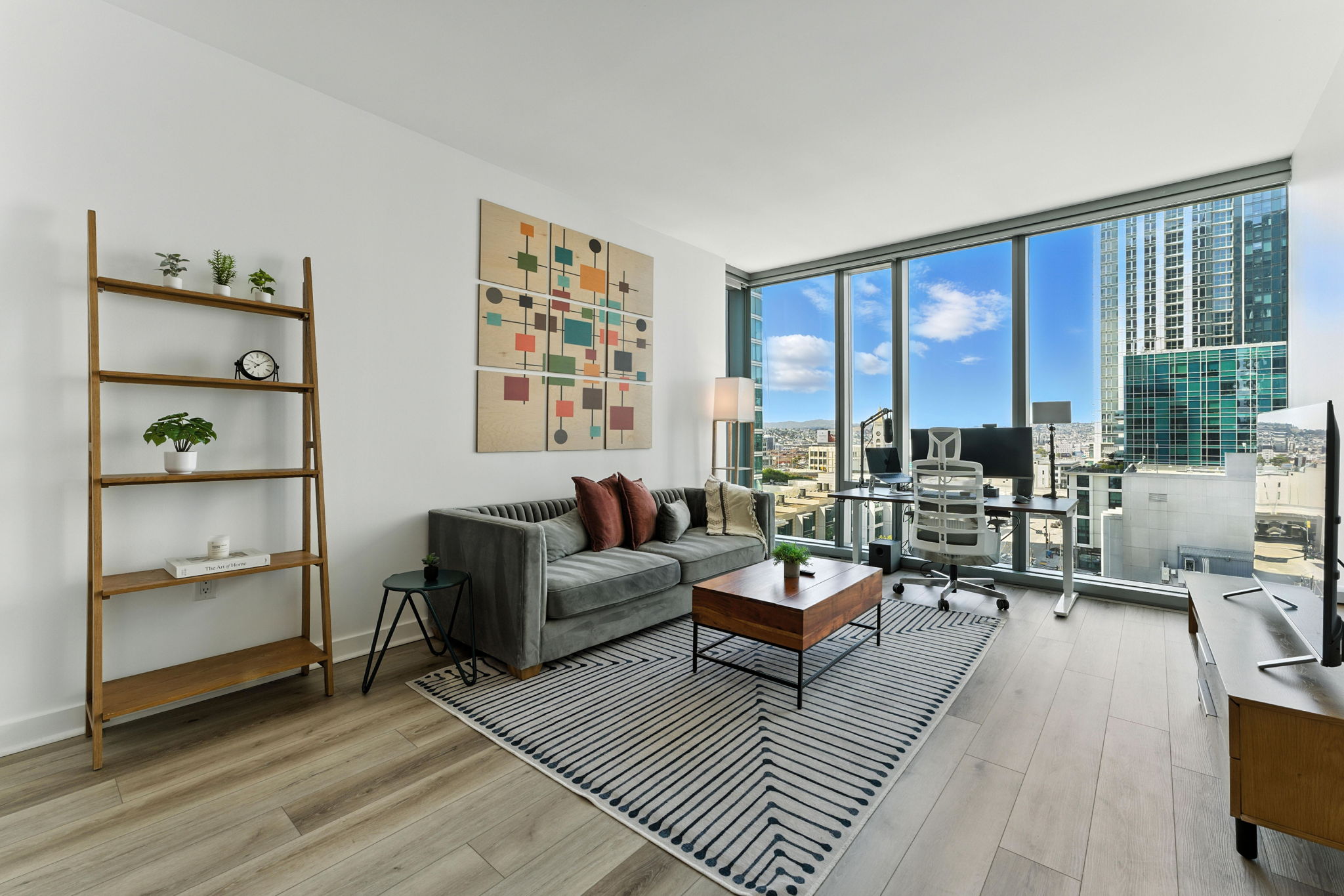 Luxury High-rise Living With Office Setup - Stunning Urban Oasis - San Francisco, CA